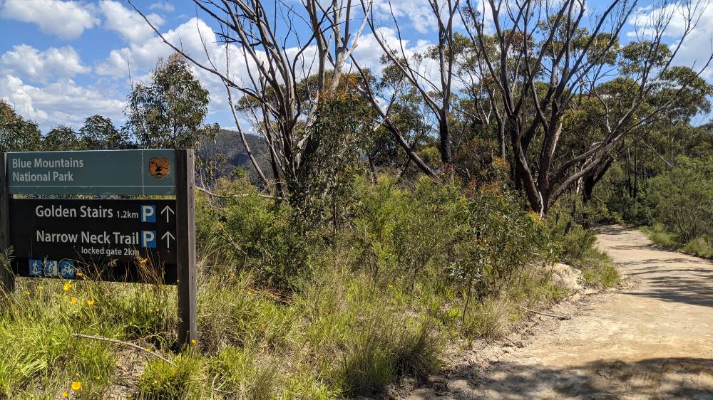 Jalan Glenraphael, Katoomba, menuju Narrowneck Lookout